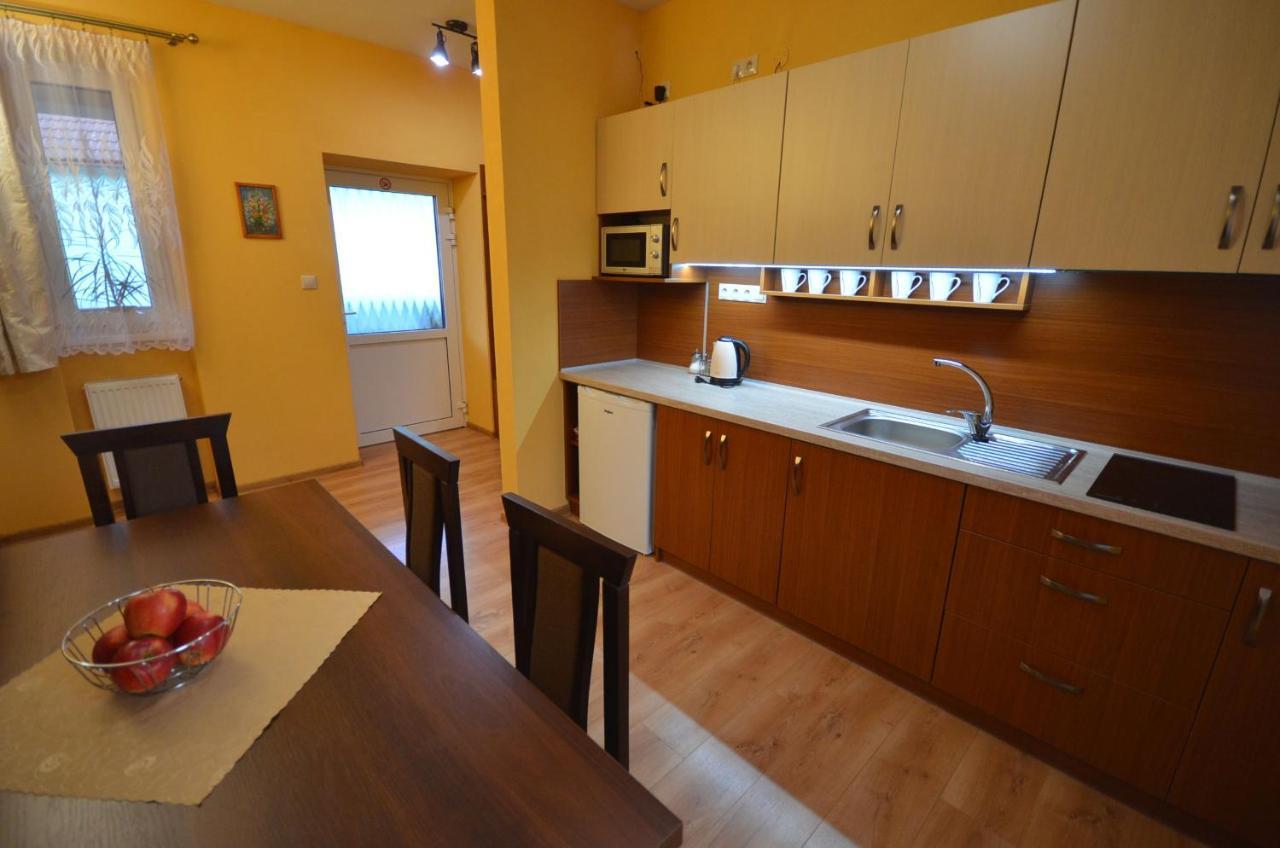 Apartmány Best I. Bešeňová Esterno foto