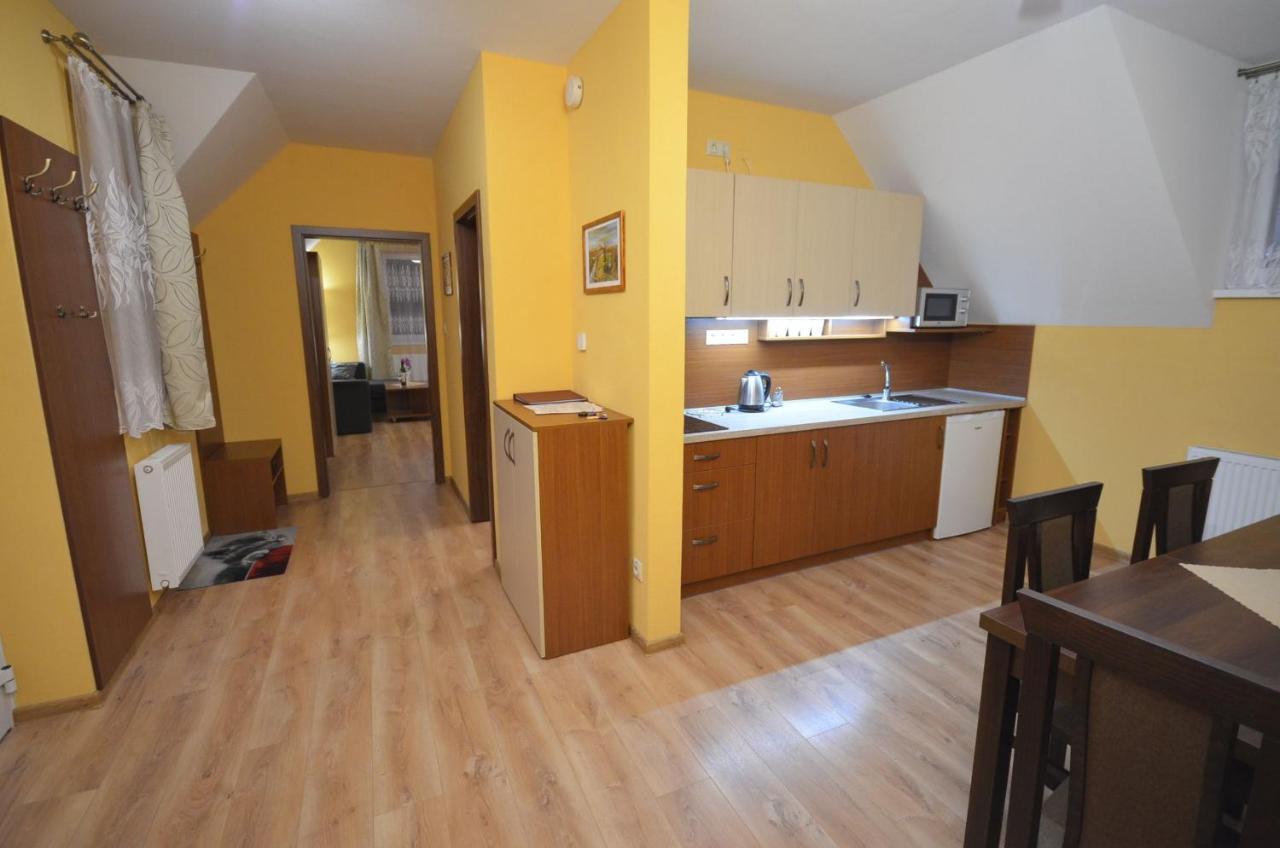 Apartmány Best I. Bešeňová Esterno foto