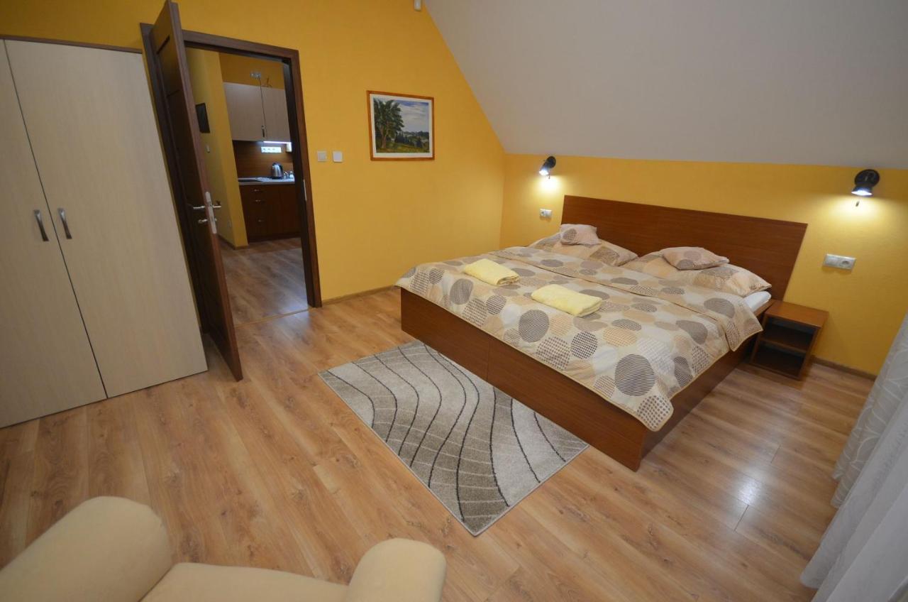 Apartmány Best I. Bešeňová Esterno foto