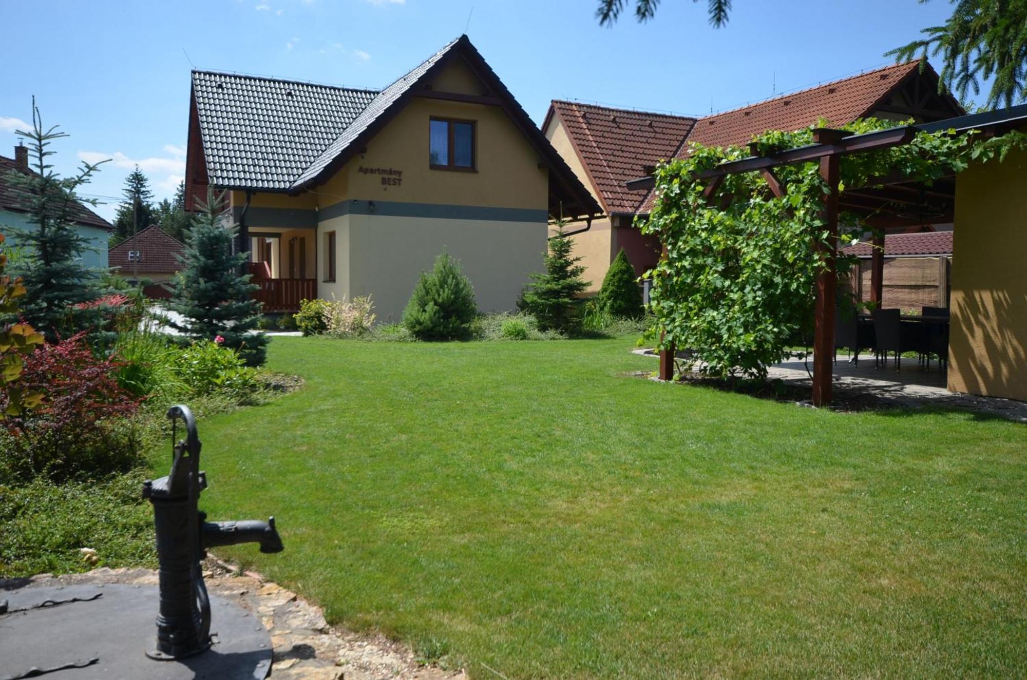 Apartmány Best I. Bešeňová Esterno foto