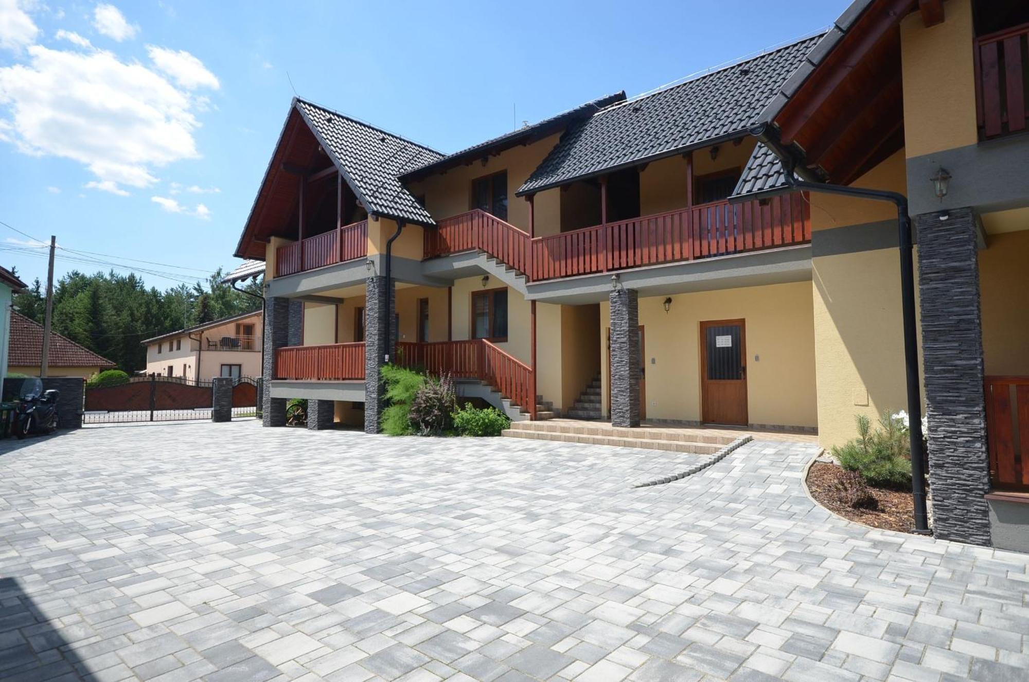 Apartmány Best I. Bešeňová Esterno foto