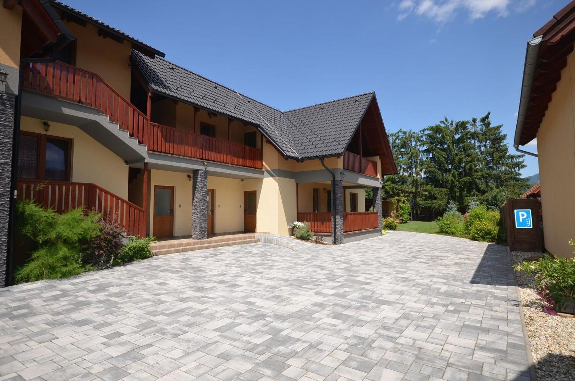 Apartmány Best I. Bešeňová Esterno foto